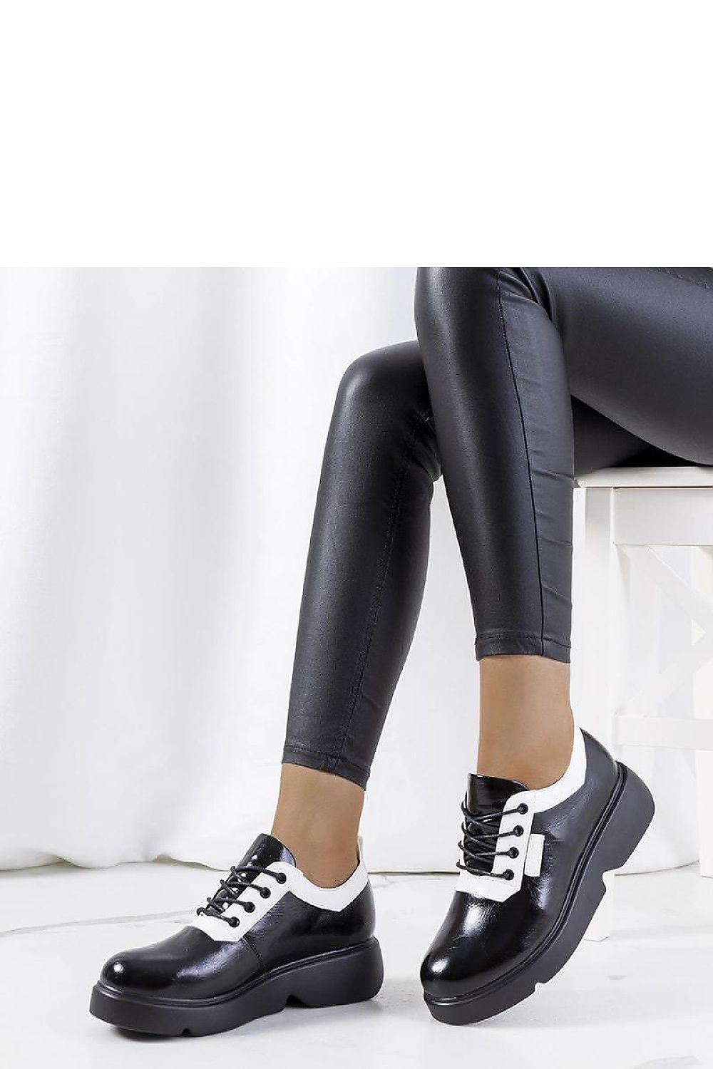 Half shoes model 207095 Solea