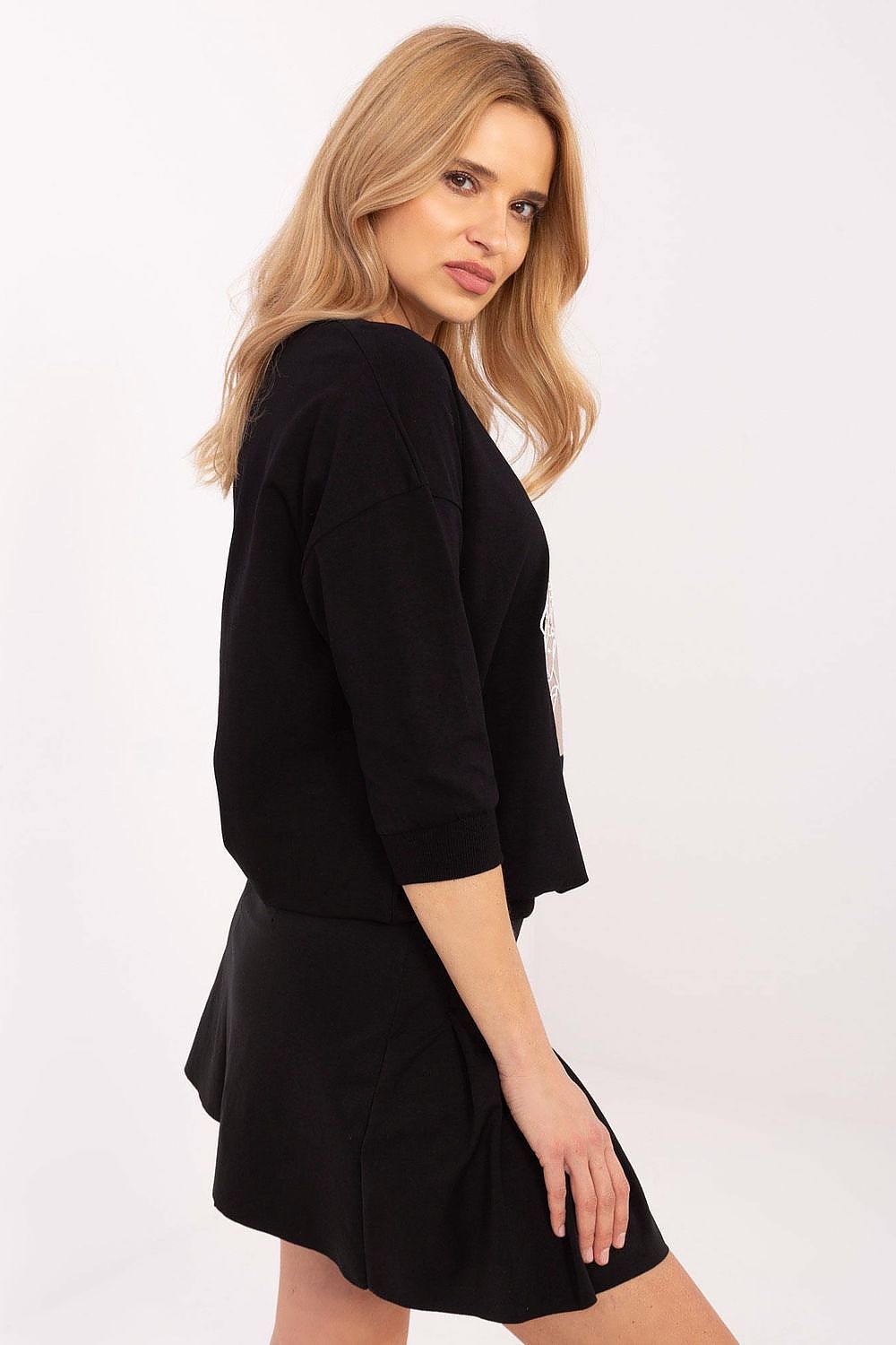 Blouse model 208229 Relevance