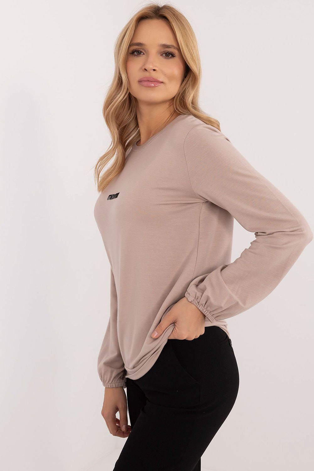 Blouse model 208240 Relevance