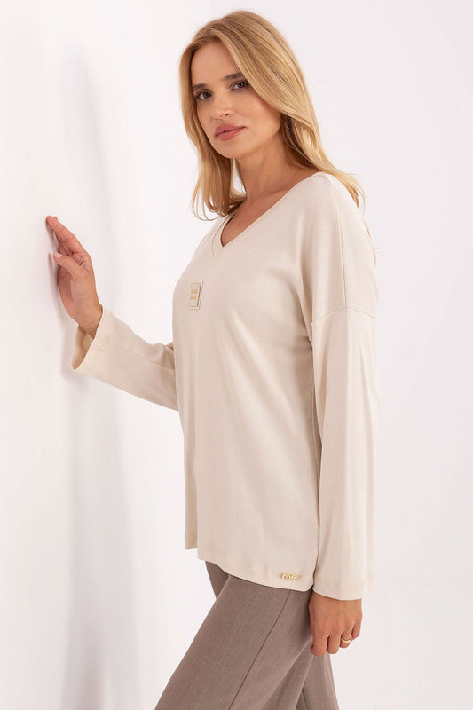 Blouse model 217042 Relevance
