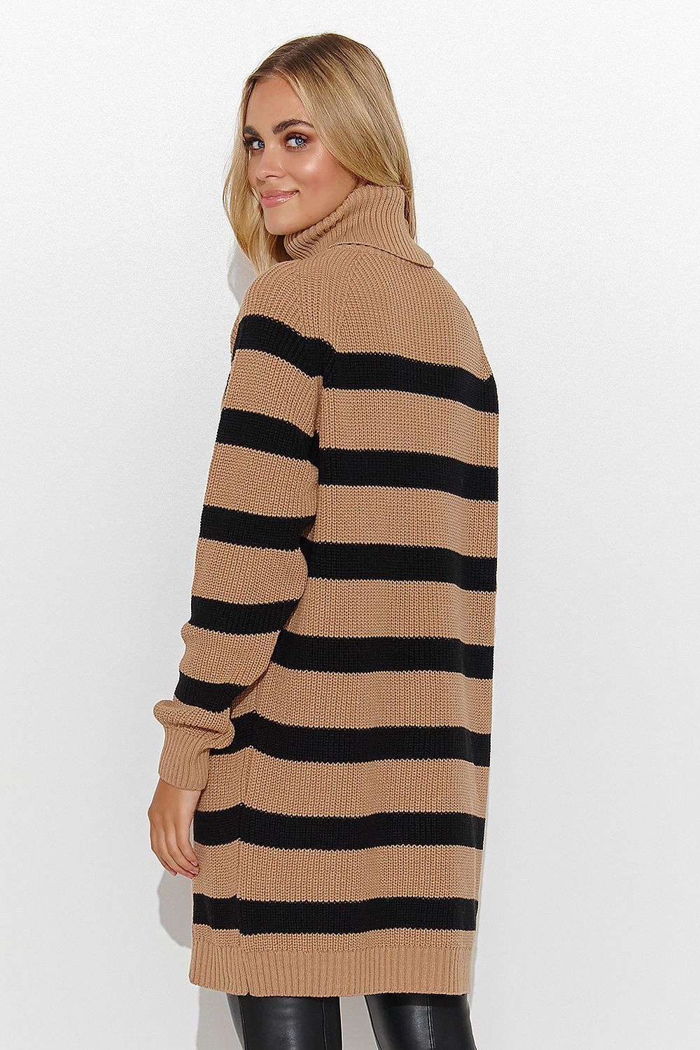  Turtleneck model 187972 Makadamia 