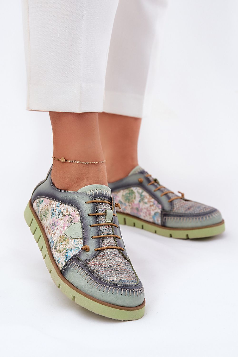  Half shoes model 212570 Step in style 