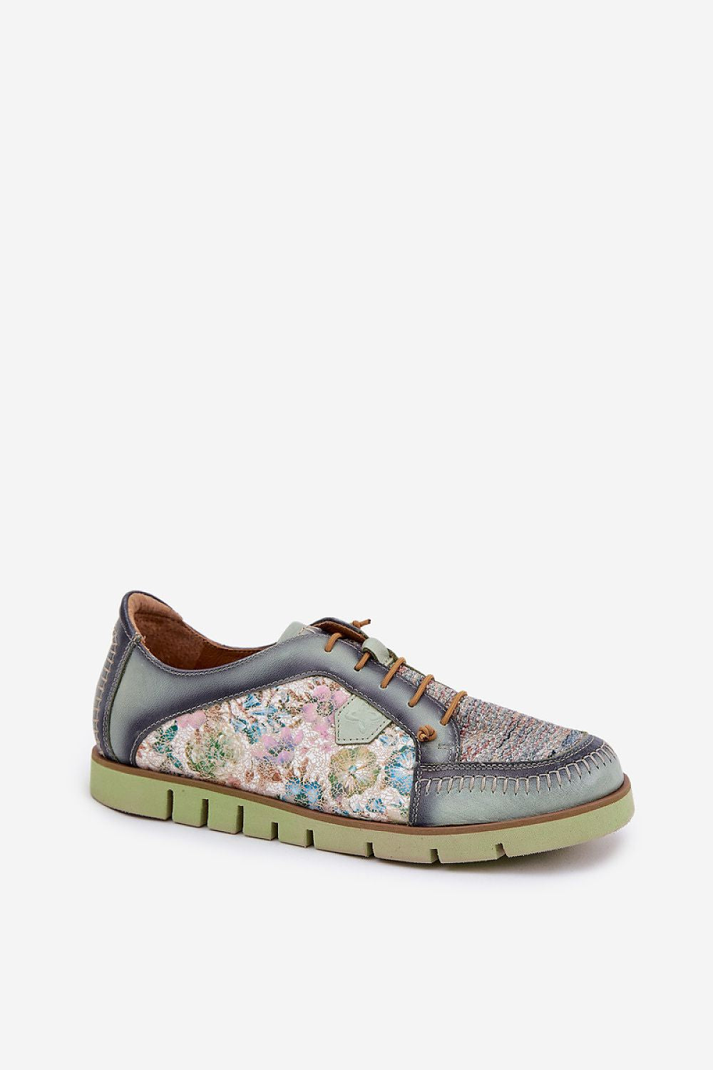  Half shoes model 212570 Step in style 