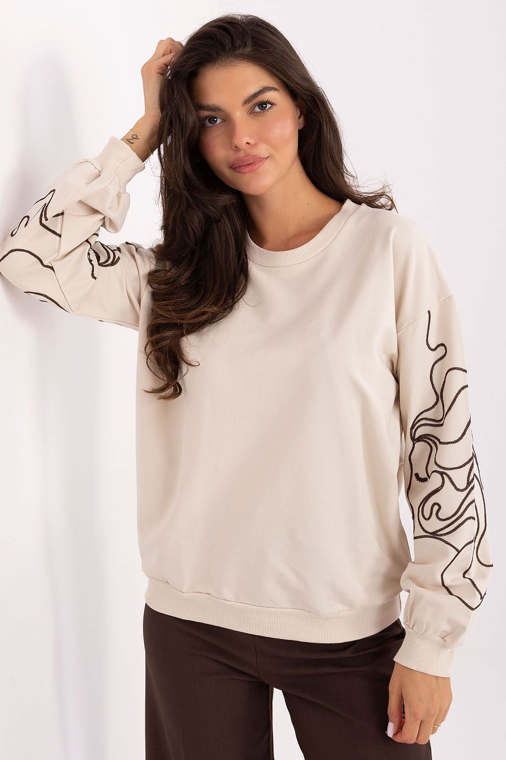  Sweatshirt model 218381 Relevance 