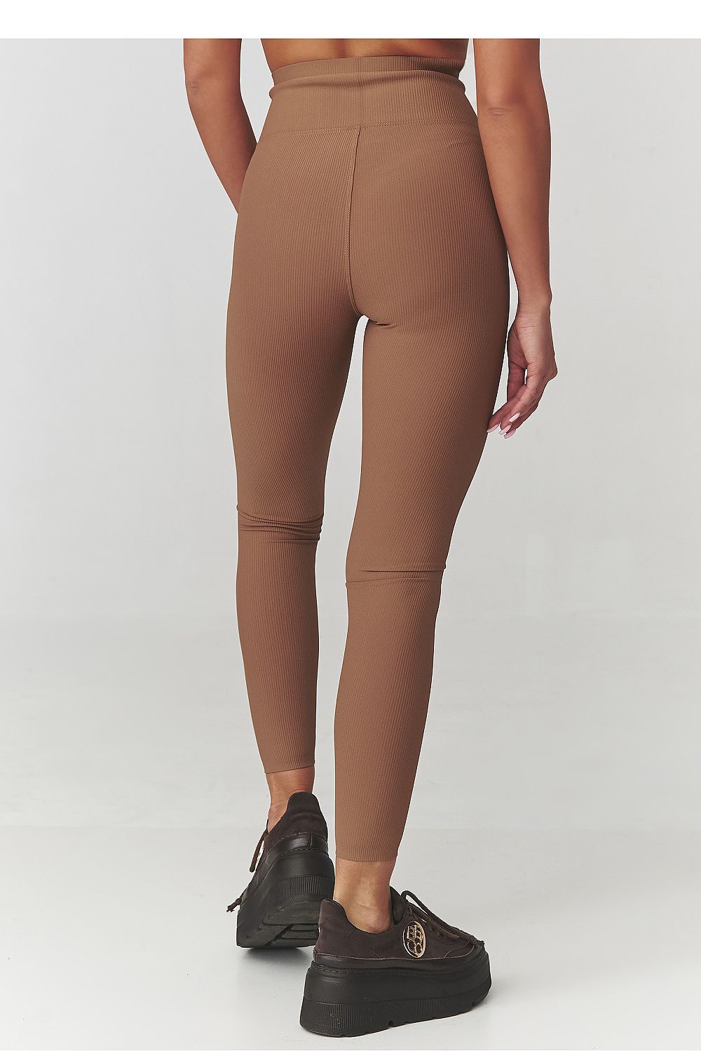  Long leggings model 220768 Makadamia 